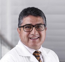 Dr. Ernesto Mantilla, Traumatólogo en Quito