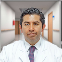 Dr. Carlos Santiago Reyes Díaz, Ortopedia y Traumatología - Subespecialista en Reconstrucción Articular Cadera y Rodilla en Quito