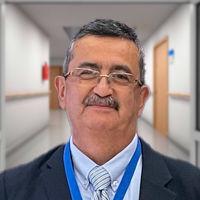 Dr. Eduardo Vinicio Valenzuela Suarez, Oftalmólogo en Quito