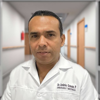 Dr. Andrés David Gómez Pinargote, Ginecología y Obstetricia en Portoviejo