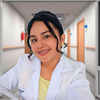 Obst. Daniela Fernanda Palomeque Crespo, Ginecología y Obstetricia en El Triunfo