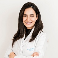 Dra. Jeniffer Muñoz Trujillo, Dermatóloga en Quito