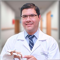 Dr. Pablo Mauricio Enríquez Romo, Traumatólogo Ortopedista en Quito