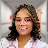 Dra. Paola Karina Tulcanaz Montesdoca, Especialista en Medicina Familiar en Tulcan